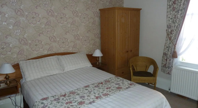 Glenorleigh, Book Bed and Breakfast Hoteller i Torquay med parkering, nær Torre Abbey, Parkering
