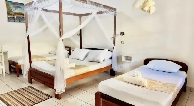 Четырёхместный семейный номер Standard Hôtel - Appartement meublé " LES FLOTS BLEU "