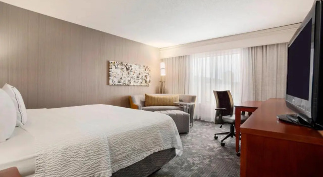 Camera Standard Courtyard by Marriott Springfield