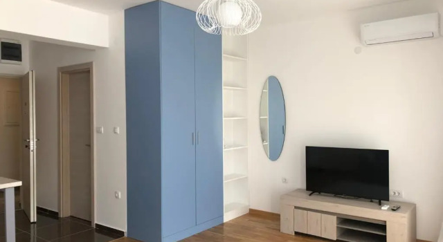 StatusComplex138, Book Hotel Becici 