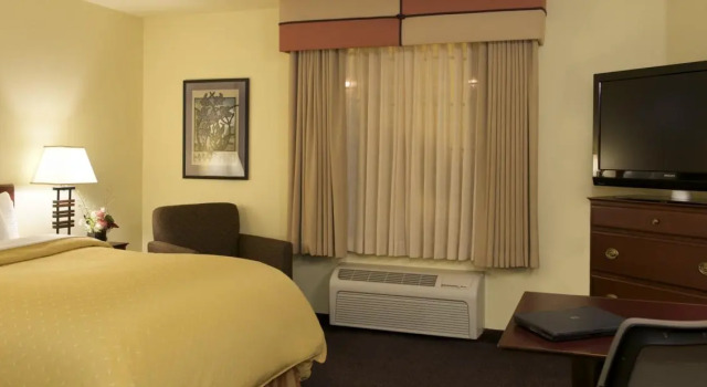 Двухместный люкс c 1 комнатой с балконом Larkspur Landing Extended Stay Suites Roseville