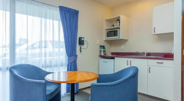 Студия Deans Bush Motel