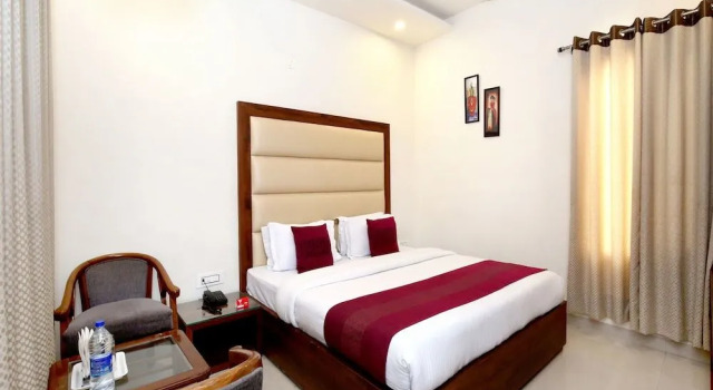 OYO 8954 Hotel Joy