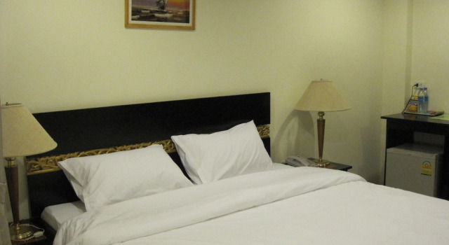 Номер Deluxe The Bang Khun Phrom Suites