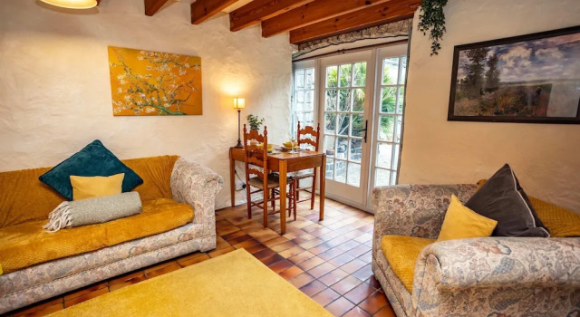 The Stable - One Bedroom Apartment - St Florence, Boek Appartement St. Florence 