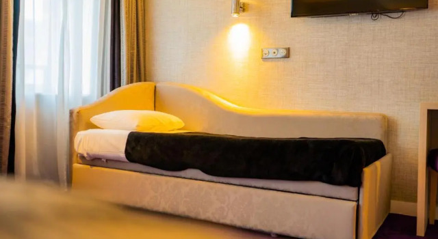 Полулюкс Churchill Hotel Bayeux Centre
