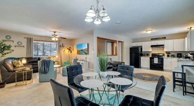 Pool Access! All-season Family Home in Poconos, Book Feriehus Mount Pocono Camelback
