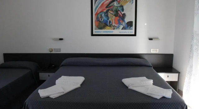 Трёхместный номер Standard Grand Meeting Hotel