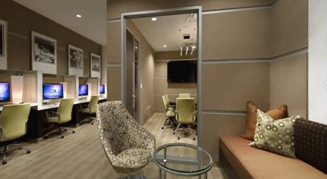 The Avenue by Executive Apartments, Забронировать Апартаменты/квартира Отели Вашингтона с парковкой, рядом с Embassy of Laos, Парковка