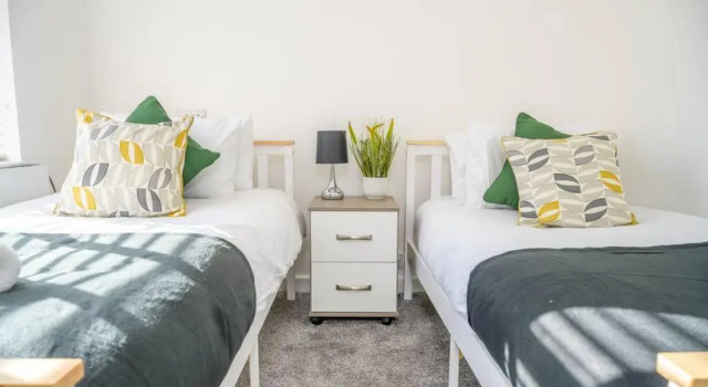 Коттедж Large 7 bedroom town house in Chester City Centre