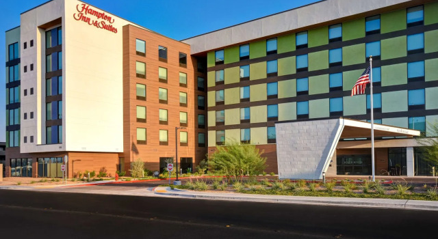 Hampton Inn & Suites Las Vegas Convention Center - No Resort Fee