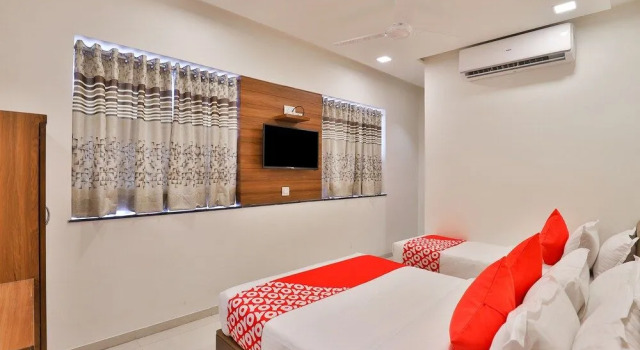 Oyo 19303 Hotel Sungold, Boek Hotel Sabarmati 