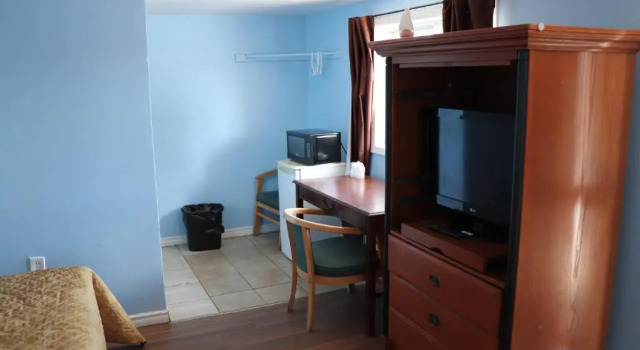 Шестиместный номер Standard Falcon Inn