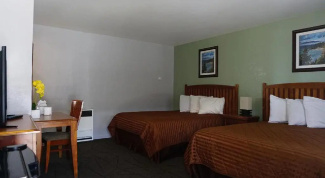 Четырёхместный номер Standard A&A Lake Tahoe Inn