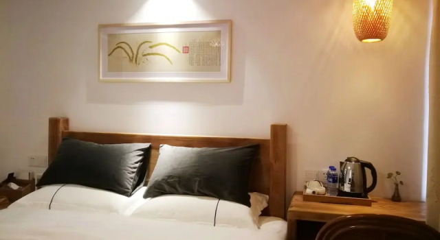 Двухместный номер Standard с балконом Suzhou Leisure Guest House
