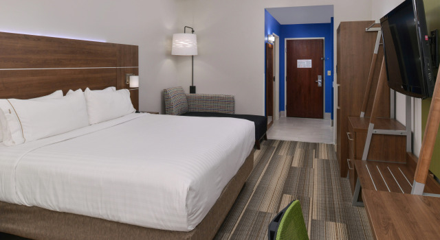 Holiday Inn Express & Suites Raleigh NE - Medical Ctr Area by IHG