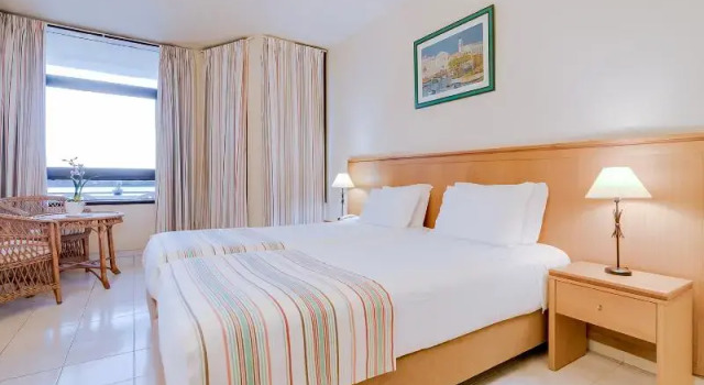 Двухместный номер с балконом и с частичным видом на море Auramar Beach Resort