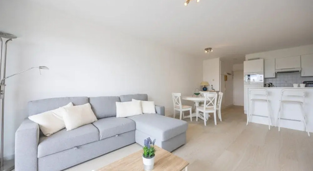 Ground Floor Apartment With Sunny Terrace, Prenota Appartamento Hotel a Flanders con parcheggio, Parcheggio