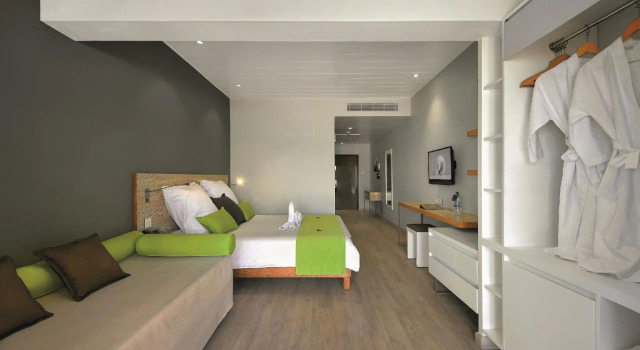 Номер Superior рядом с пляжем Mauricia Beachcomber Resort & Spa