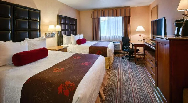 Люкс Best Western Plus Rama Inn & Suites