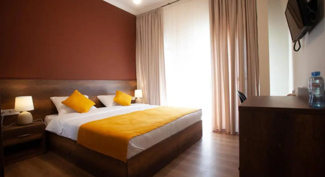 Hotel Avenue 106, Забронировать Отель Чугурети Тбилиси, рядом с Tеатр имени Марджанишвили