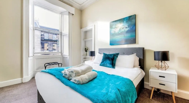 Апартаменты Henderson - New Town Apartment