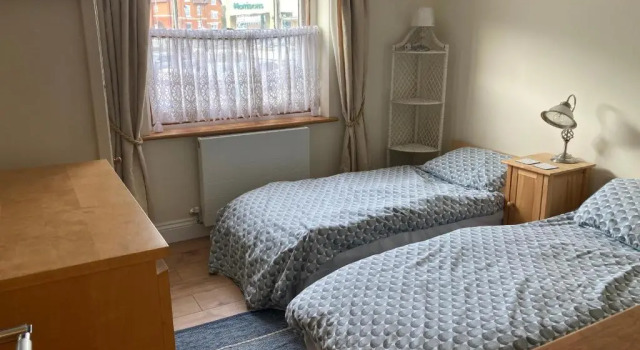 Broxbourne Two-Bedroom Apartment Close To Amenities, Varaa Huoneisto Asunnot kohteessa Merseyside, Huoneisto