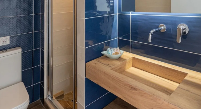 Четырёхместный номер Standard с видом на море Triton Beachfront Village Hotel