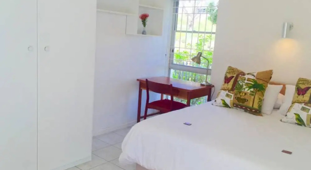 Peaceful Camps Bay 5 Bedroom Nature Villa