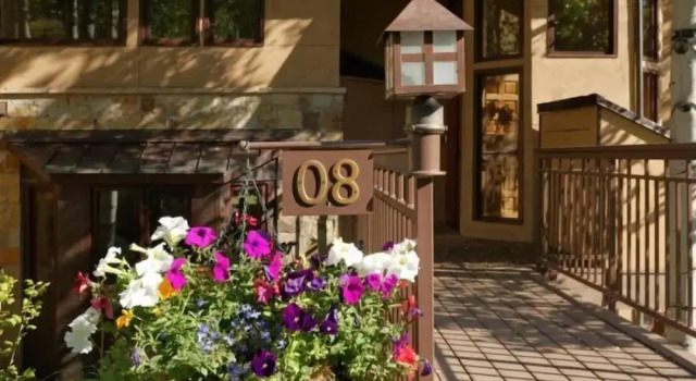 Snowmass Woodrun V 4 Bedroom Ski In, Ski Out Mountain Residence In The Heart Of Snowmass Village, Забронировать Апартаменты/квартира Апартаменты Сноумасс-Виллидж, рядом с Sheer Bliss, Апартаменты/квартира