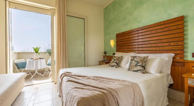 Четырёхместный номер Standard Hotel Smeraldo