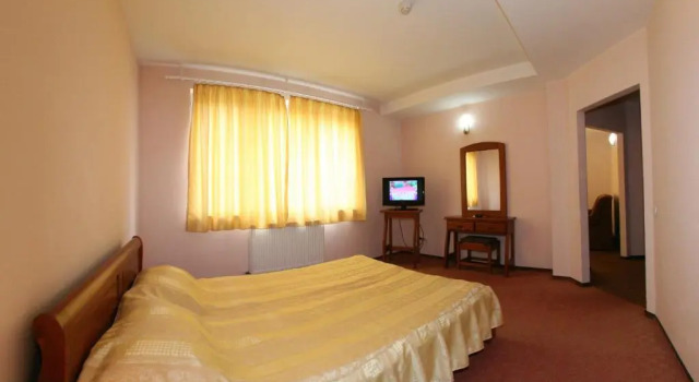 Pensiune Montana, Rezerwuj Hotel Curtea De Arges 