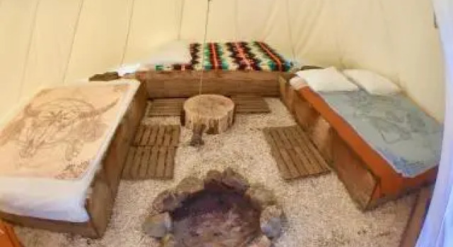 Les Tipis du Bonheur de Vivre, Book Hotel Brulon 