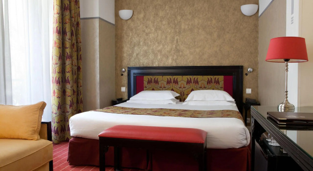 Hotel Eiffel Seine
