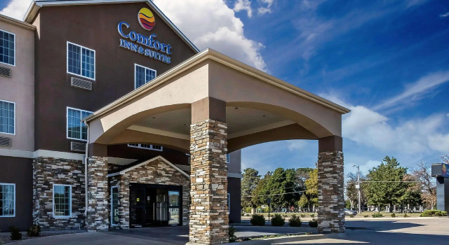 Четырёхместный номер Standard Comfort Inn & Suites near Bethel College