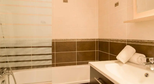 Четырёхместный номер Standard The Originals City, Hôtel La Siesta, Annonay Est