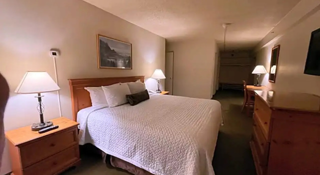 Люкс Executive Coast Inn at Lake Hood