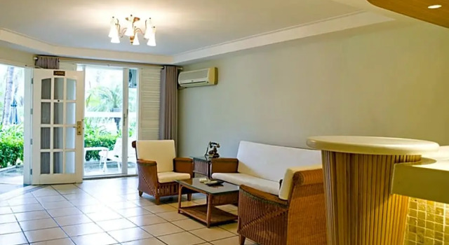 Люкс с видом на сад Palm Beach Resort & Spa