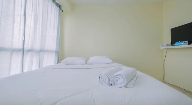 Tifolia Studio Apartment with Double Bed near LRT Station, Book Apartment Jakarta Jakarta Province