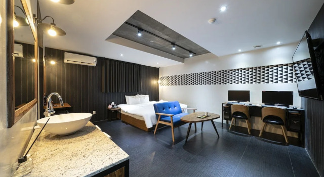Двухместный люкс с видом на город Hotel Yaja Guri Sutaek