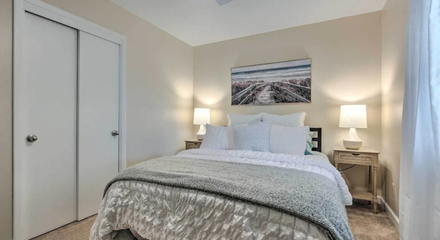 Ocean Springs Home w/ Bikes < 1 Mile to Beach!, Забронировать Отель Оушен-Спрингс Миссисипи - побережье, рядом с Little Childrens Park