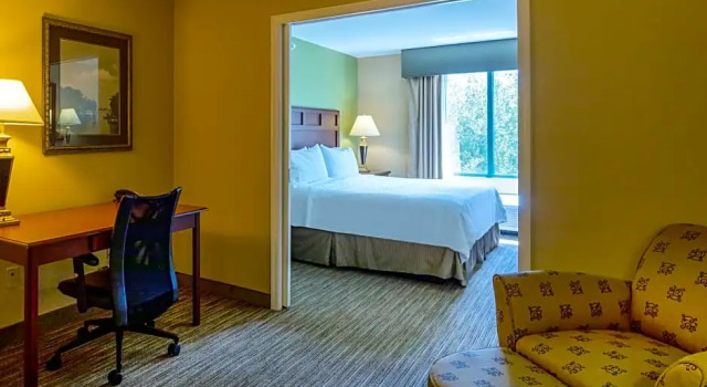 Люкс с 2 комнатами Holiday Inn Express & Suites Bradenton East-Lakewood Ranch by IHG