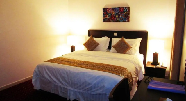Полулюкс JW Inn Hotel