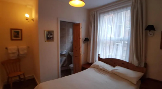 Everley Guest House, Boek Pension Hotels in Hampshire met parkeren, Parkeren