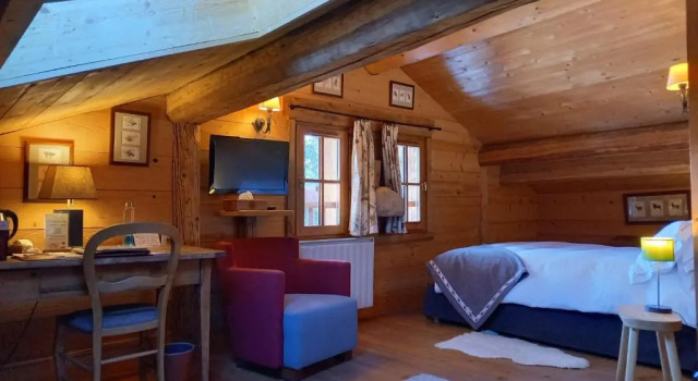 Трёхместный номер Standard с красивым видом из окна Hôtel La Ferme du Chozal, Chalet de tradition