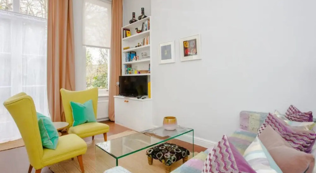 Stylish 2 Bedroom Apartment in Affluent Earls Court