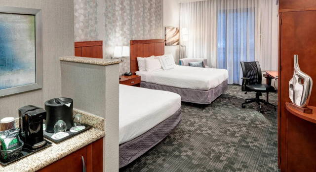 Четырёхместный номер Standard Courtyard by Marriott Franklin Cool Springs