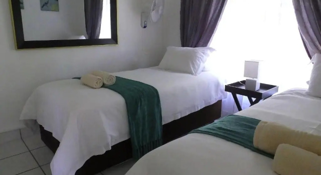 Апартаменты Sunshine Self Catering