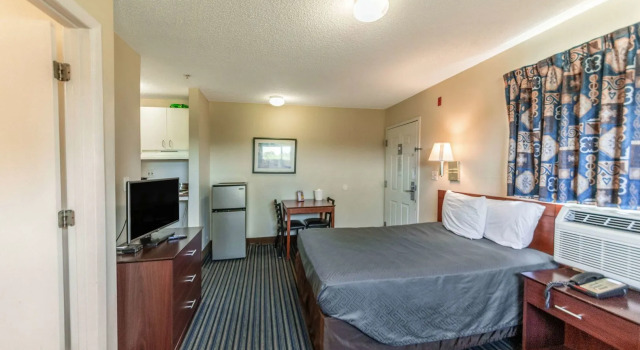 Motel 6 Greensboro, NC - I-40