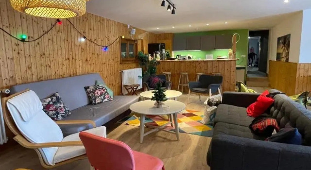 Freeride Hostel Restaurant & Camps, Забронировать Хостел Валь-Д'илье Monthey Region